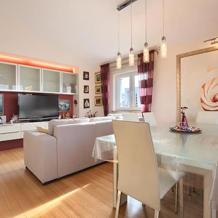 Tomisha Apartamento Pjescana Uvala Exterior foto