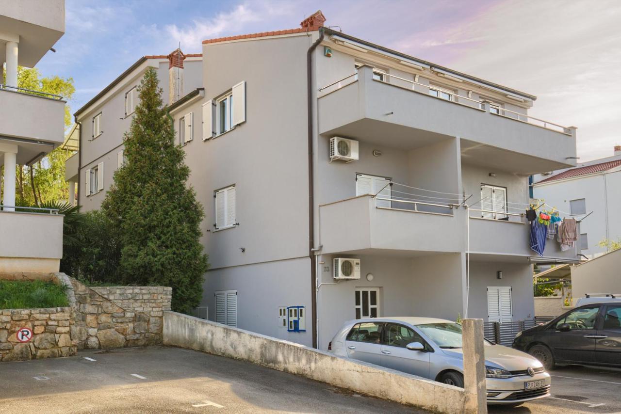 Tomisha Apartamento Pjescana Uvala Exterior foto