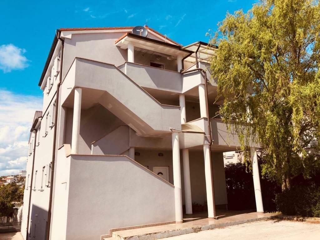Tomisha Apartamento Pjescana Uvala Exterior foto